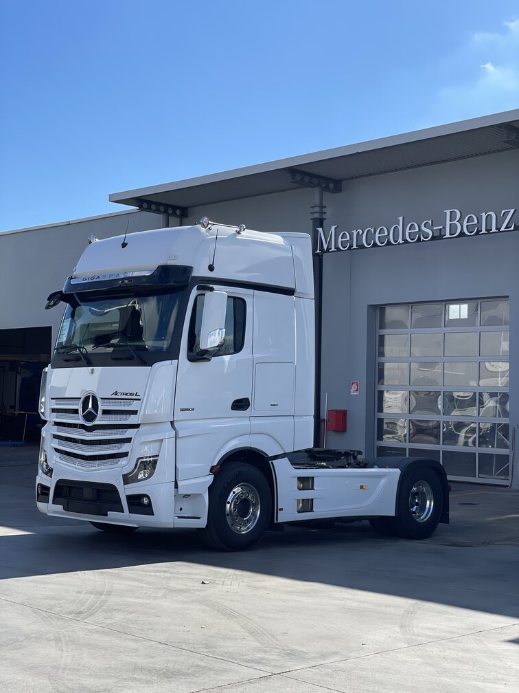 Actros L 1853 Giga Space Mercedes-Benz